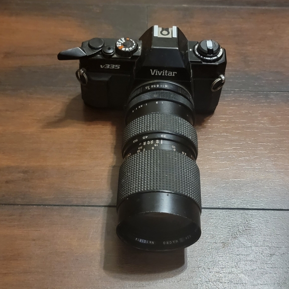 Vintage 1987 Vivitar V335 SLR Film Camera w/ 39-85mm Zoom lens - Picture 2 of 3